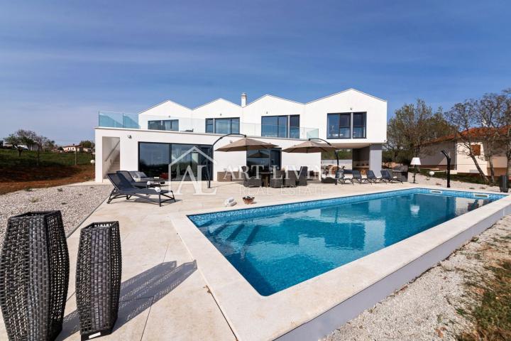 Istrien, Poreč, Umgebung – luxuriöse freistehende moderne Villa mit Swimmingpool