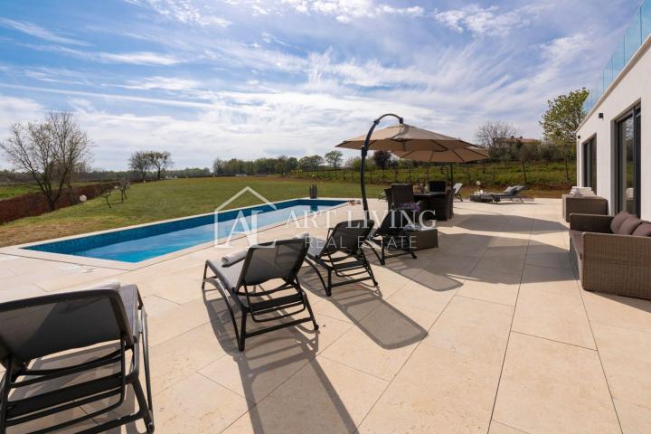 Istrien, Poreč, Umgebung – luxuriöse freistehende moderne Villa mit Swimmingpool