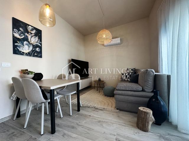 Umag, okolica - atraktivan stan u novogradnji, 300 m od mora - TOP lokacija