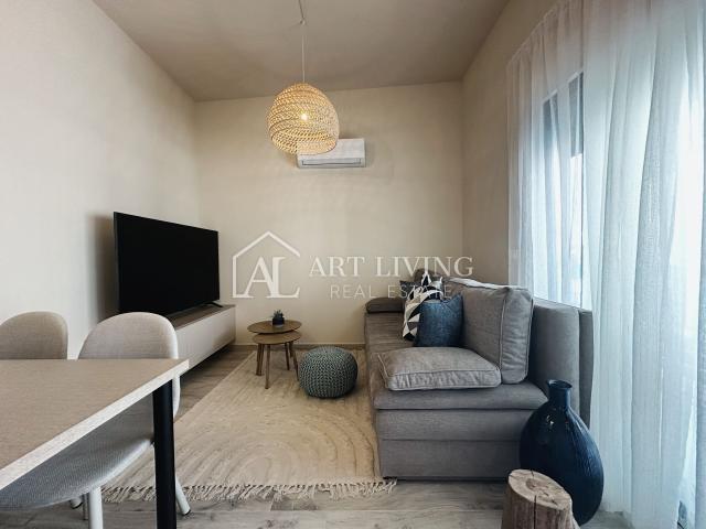 Umag, okolica - atraktivan stan u novogradnji, 300 m od mora - TOP lokacija