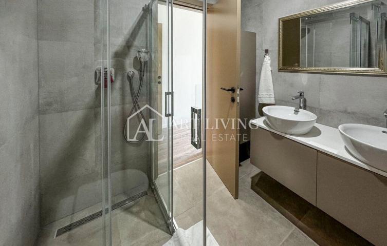 Poreč, Umgebung – Luxuriöses Apartment mit Meerblick und Whirlpool auf der Terrasse