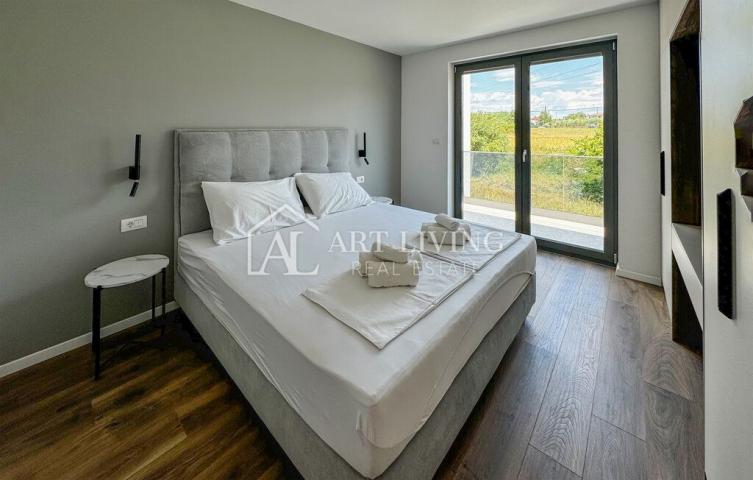 Poreč, Umgebung – Luxuriöses Apartment mit Meerblick und Whirlpool auf der Terrasse