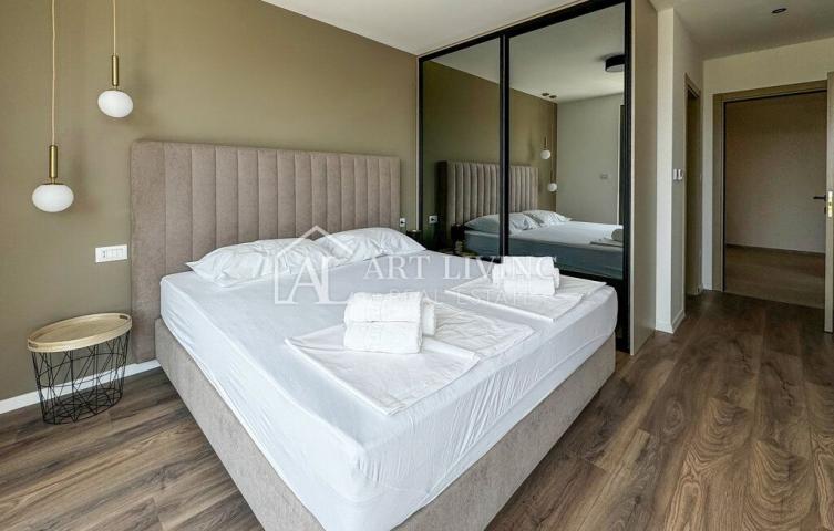 Poreč, Umgebung – Luxuriöses Apartment mit Meerblick und Whirlpool auf der Terrasse