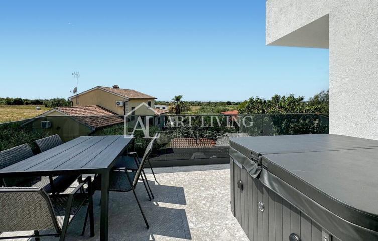 Poreč, Umgebung – Luxuriöses Apartment mit Meerblick und Whirlpool auf der Terrasse