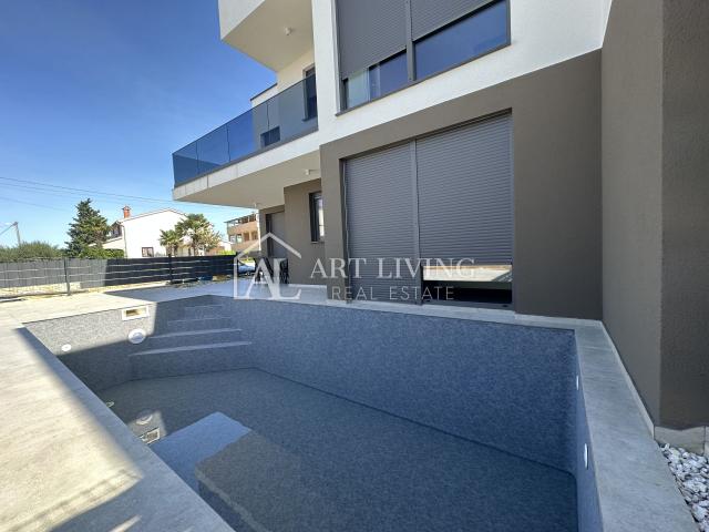 Poreč, okolica - Luksuzan stan 93,32 m2 s vlastitim bazenom