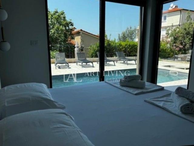 Poreč, okolica - Luksuzan stan 93,32 m2 s vlastitim bazenom