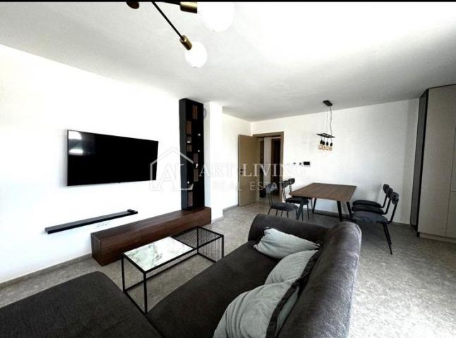 Poreč, okolica - Luksuzan stan 93,32 m2 s vlastitim bazenom