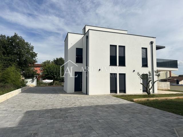 PRILIKA!!! MODERNA DVOJNA KUĆA U OKOLICI NOVIGRADA, 300 m OD MORA