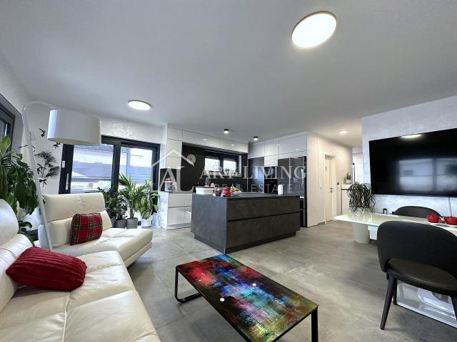 UMAG - MODERNA DVOJNA KUĆA S BAZENOM POVRŠINE 123 m² + OKUĆNICA od 104 m²