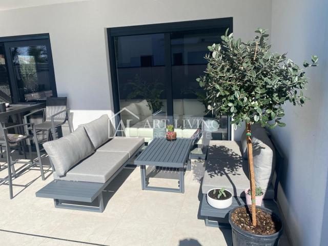 UMAG - MODERNA DVOJNA KUĆA S BAZENOM POVRŠINE 123 m² + OKUĆNICA od 104 m²