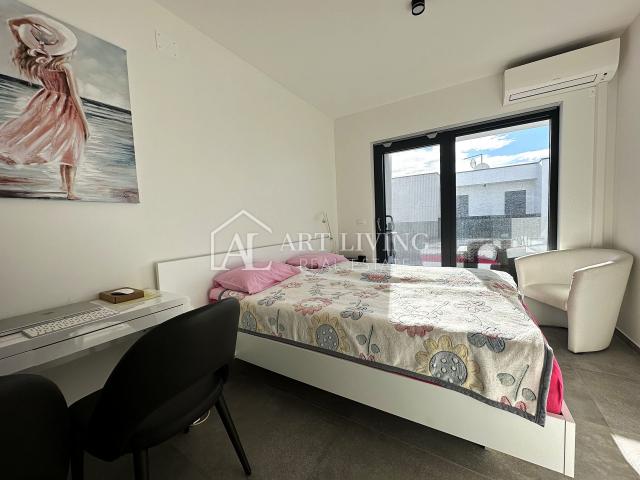 UMAG - MODERNA DVOJNA KUĆA S BAZENOM POVRŠINE 123 m² + OKUĆNICA od 104 m²