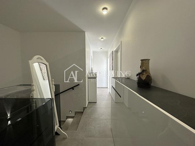 UMAG - MODERNA DVOJNA KUĆA S BAZENOM POVRŠINE 123 m² + OKUĆNICA od 104 m²