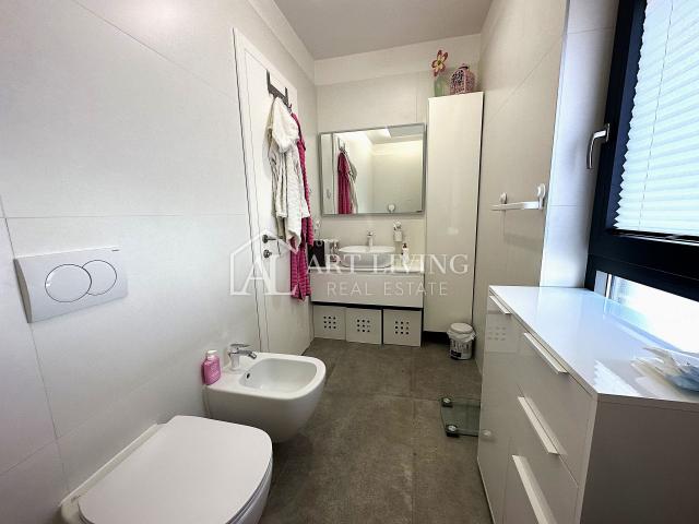 UMAG - MODERNA DVOJNA KUĆA S BAZENOM POVRŠINE 123 m² + OKUĆNICA od 104 m²