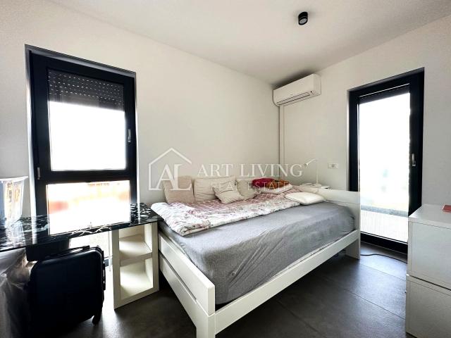 UMAG - MODERNA DVOJNA KUĆA S BAZENOM POVRŠINE 123 m² + OKUĆNICA od 104 m²