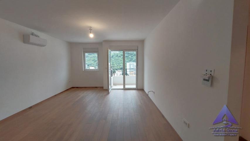 Prodaja, Stan, 45m2 , Budva