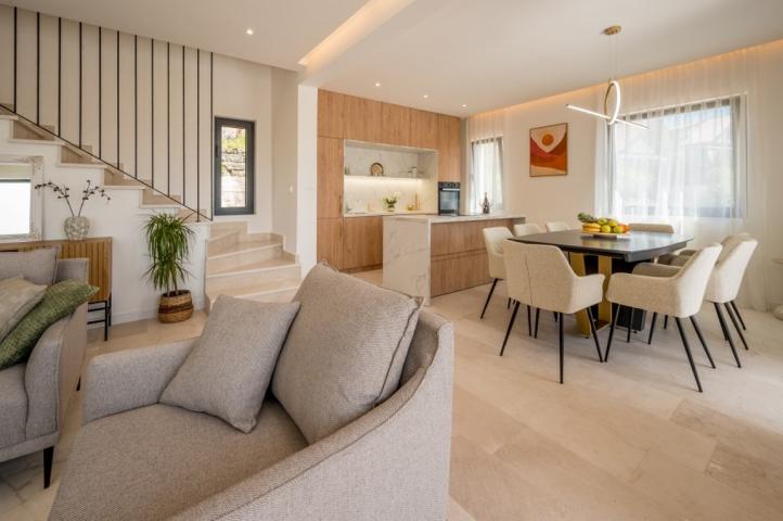 Prodaja, Kuća, 250m2 , MRČEVAC