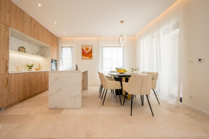 Prodaja, Kuća, 250m2 , MRČEVAC