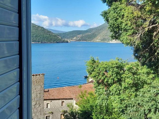 Prodaja, Kuća, 136m2 , PERAST