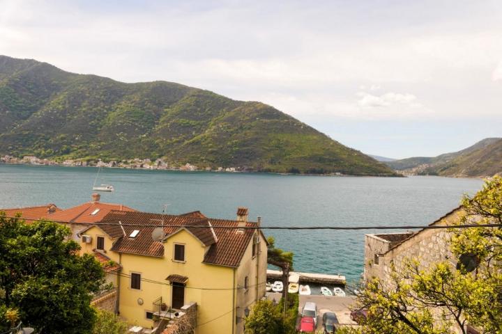 Prodaja, Kuća, 136m2 , PERAST