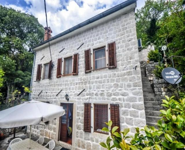 Prodaja, Kuća, 136m2 , PERAST