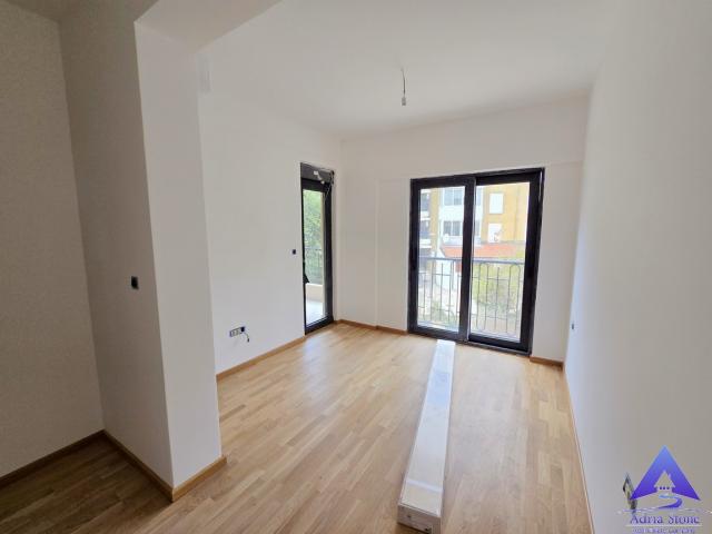 Prodaja, Stan, 114m2 , Adok