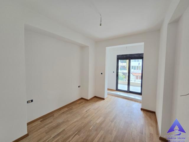 Prodaja, Stan, 114m2 , Adok