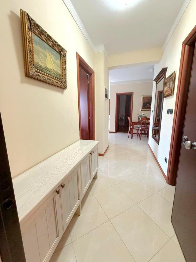 Izdavanje, Stan, 85m2 , Rafailovići
