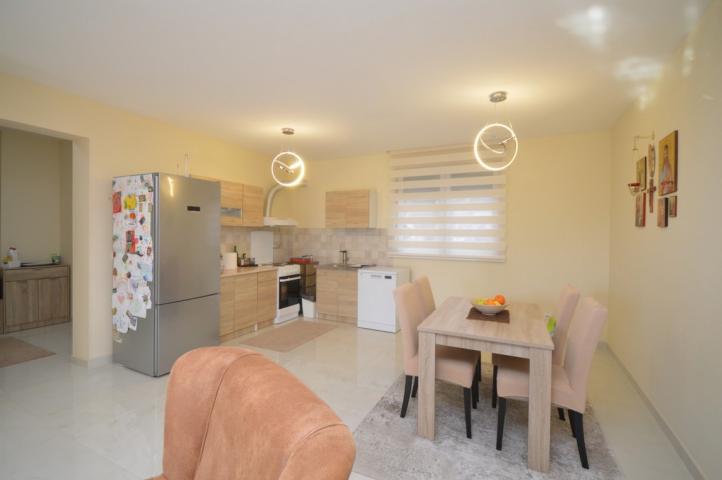 Prodaja, Stan, 84m2 , Tivat