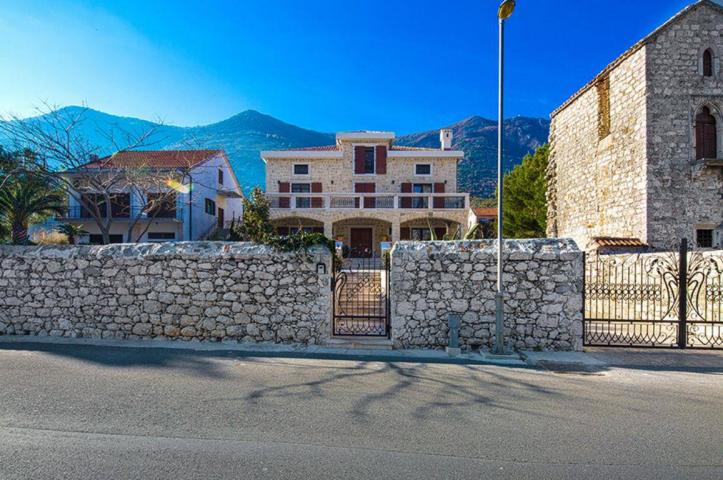 Prodaja, Kuća, 497m2 , PRČANJ