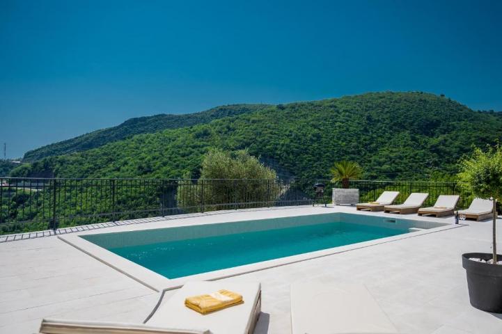 Prodaja, Kuća, 150m2 , BECICI