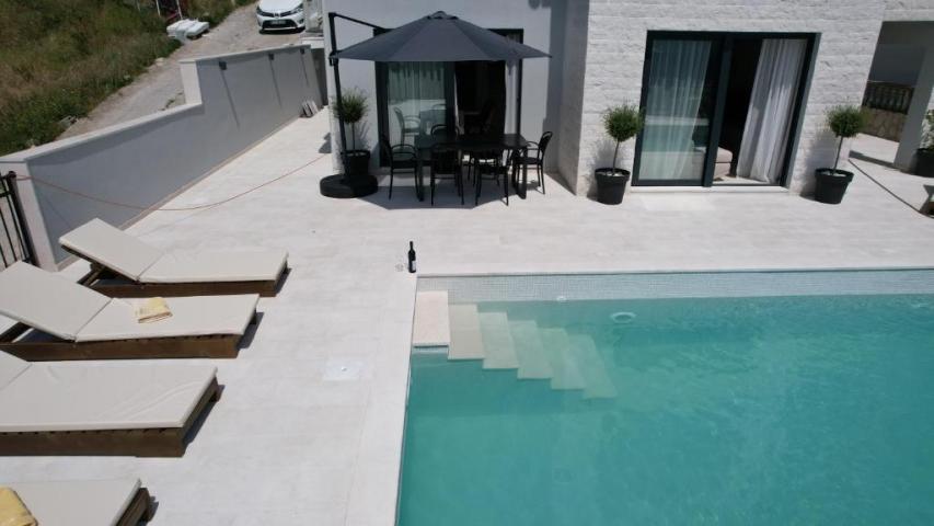 Prodaja, Kuća, 150m2 , BECICI