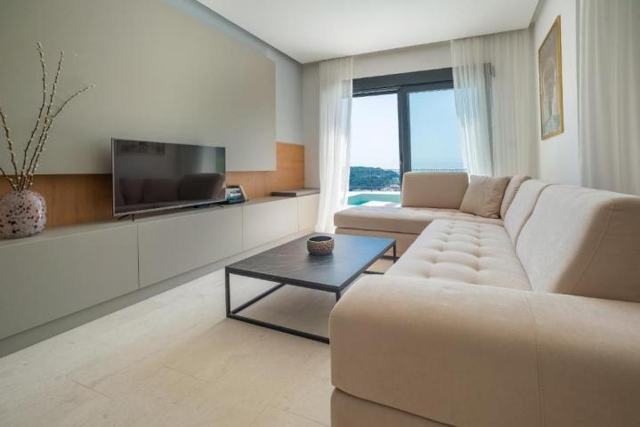 Prodaja, Kuća, 150m2 , BECICI