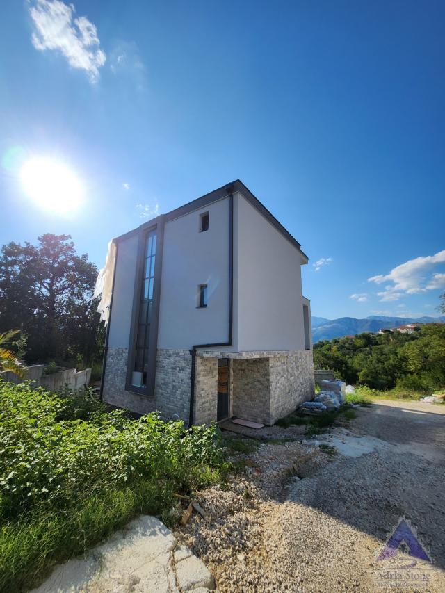 Prodaja, Kuća, 230m2 , Kalimanj