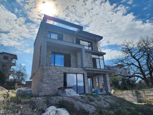 Prodaja, Kuća, 230m2 , Kalimanj