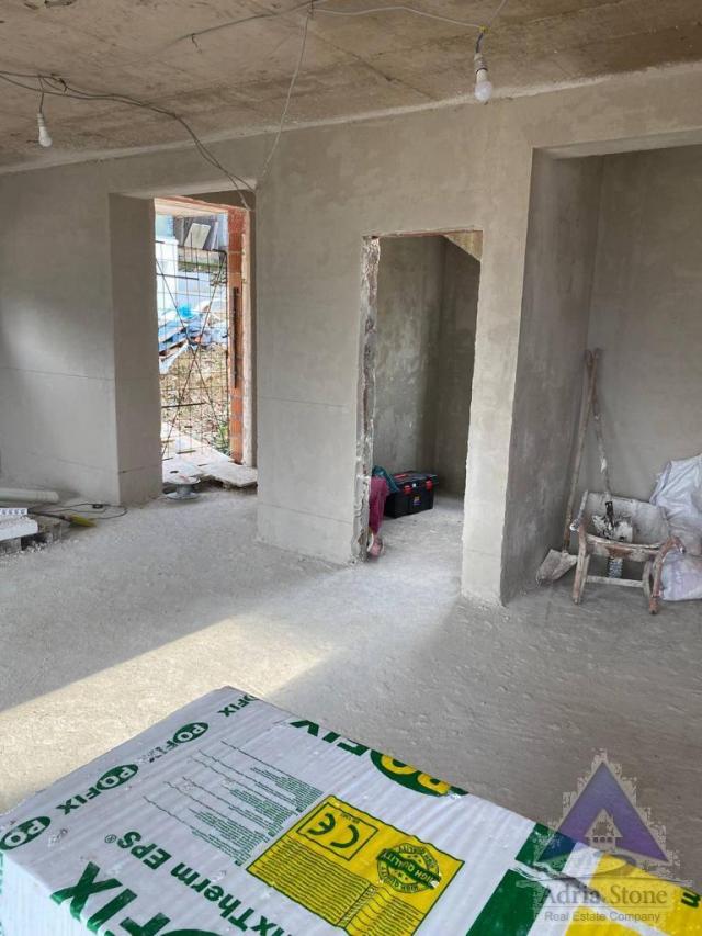 Prodaja, Kuća, 230m2 , Kalimanj
