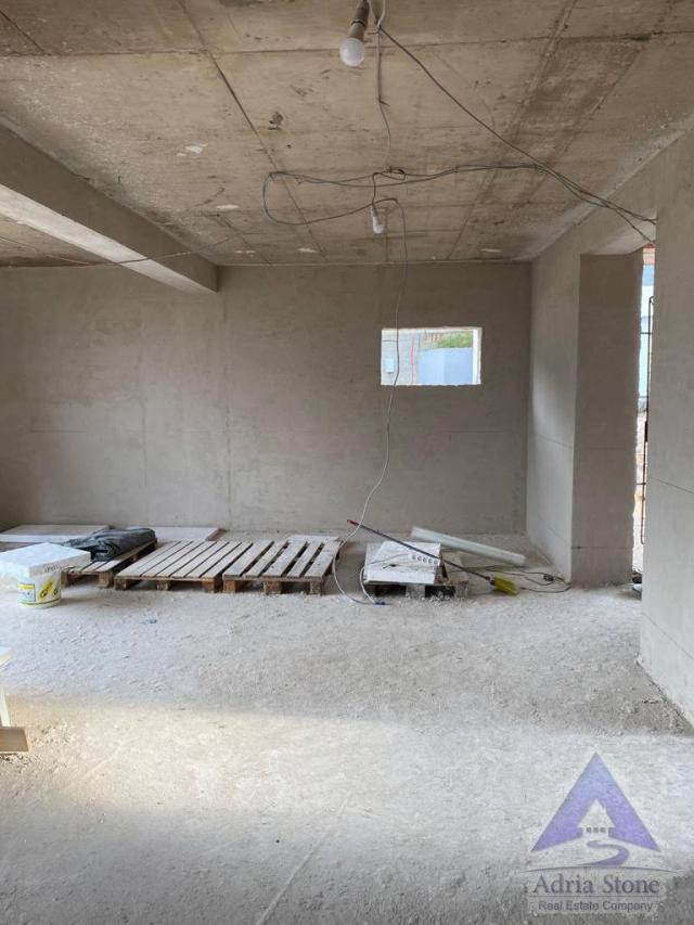 Prodaja, Kuća, 230m2 , Kalimanj