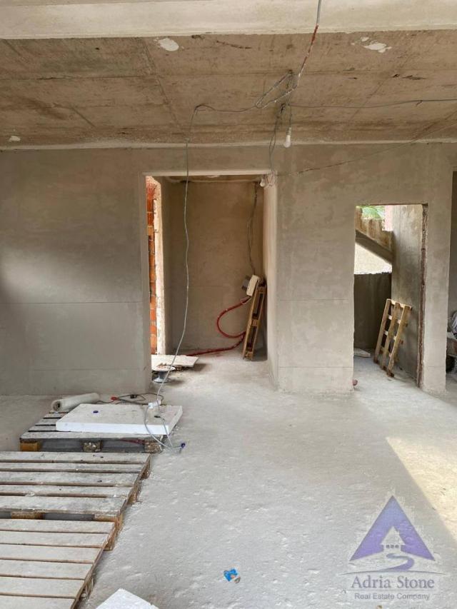 Prodaja, Kuća, 230m2 , Kalimanj