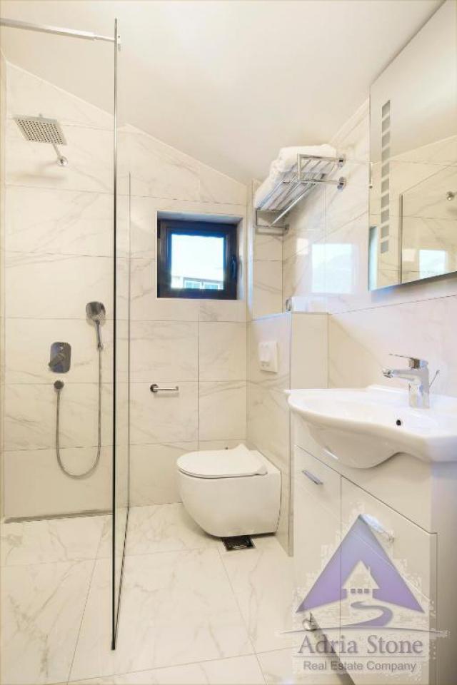 Prodaja, Hotel, 658m2 , Budva