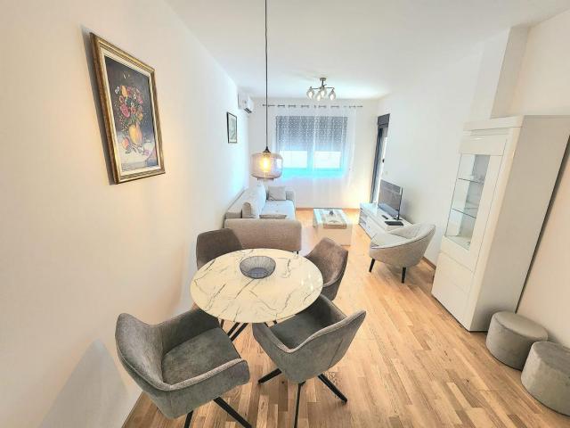 Izdavanje, Stan, 43m2 , Podkošljun