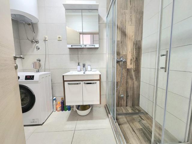 Izdavanje, Stan, 43m2 , Podkošljun