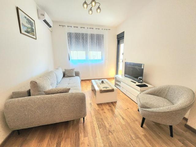 Izdavanje, Stan, 43m2 , Podkošljun