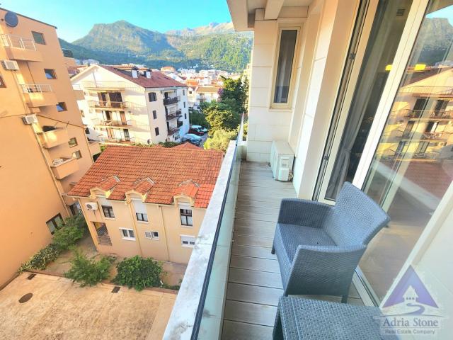 Izdavanje, Stan, 49m2 , Budva