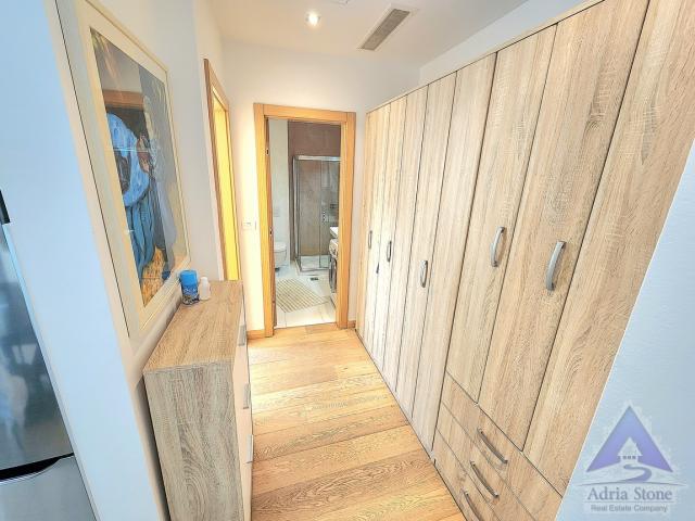 Izdavanje, Stan, 49m2 , Budva