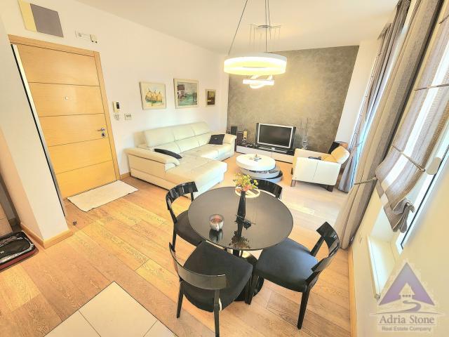 Izdavanje, Stan, 49m2 , Budva