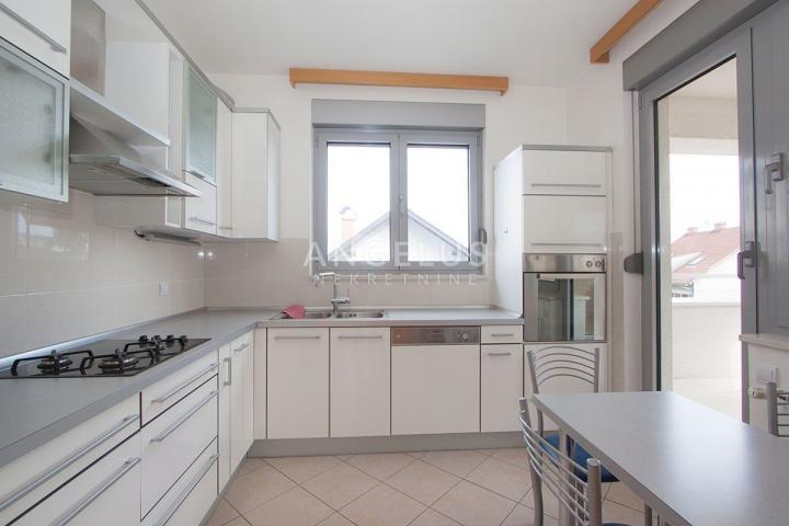 Zagreb, Laščina - dvoetažni stan za najam, 240 m2