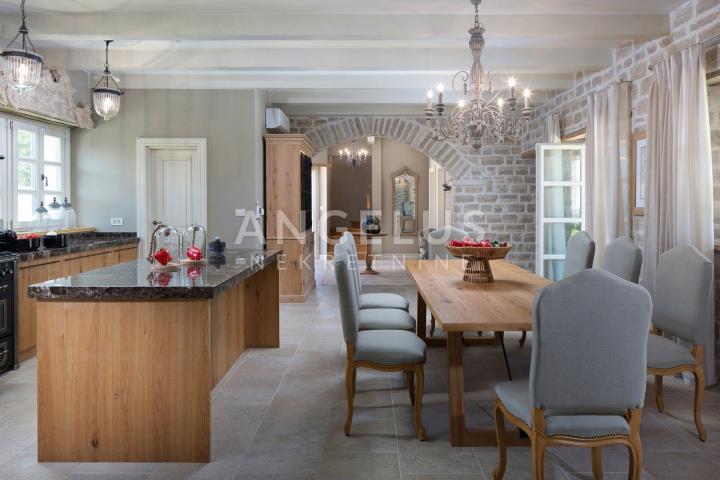 Kroatiren, Istria - Luxusvilla mit Pool und Sportplätzen, 372 m2
