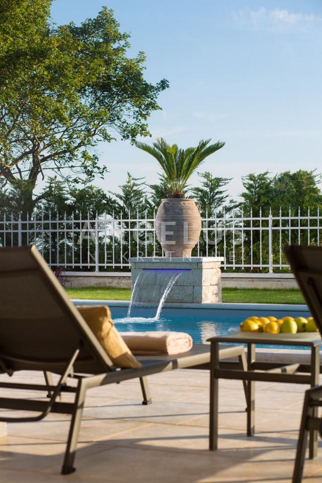 Kroatiren, Istria - Luxusvilla mit Pool und Sportplätzen, 372 m2