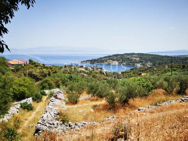 Croatia, Solta - building plot with open sea view, 2085 m2