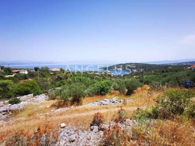 Croatia, Solta - building plot with open sea view, 2085 m2