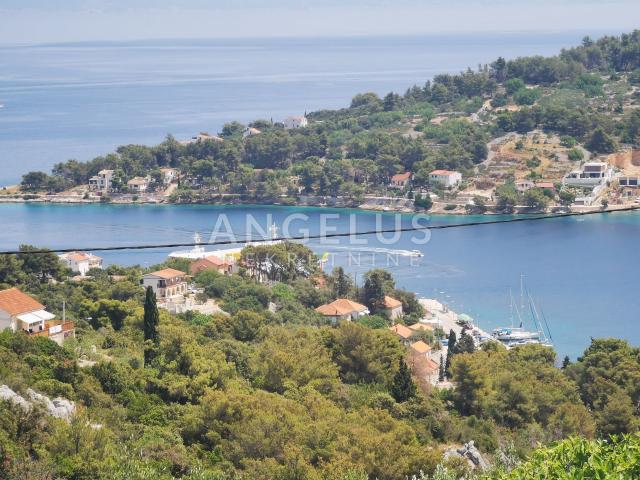 Croatia, Solta - building plot with open sea view, 2085 m2
